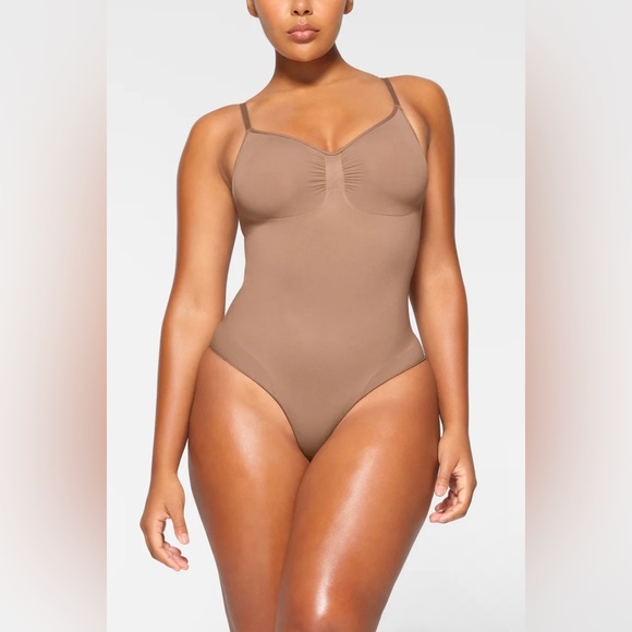 SKIMS Other - 👸🏻 NWOT! SKIMS Seamless Sculpting Brief Bodysuit